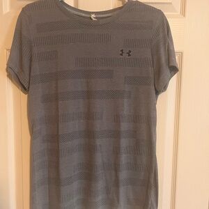 Under Armour Textured Gray Tee